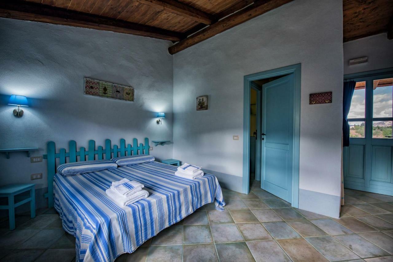 Agriturismo Is Conchisceddas Gonnosfanàdiga Exterior foto